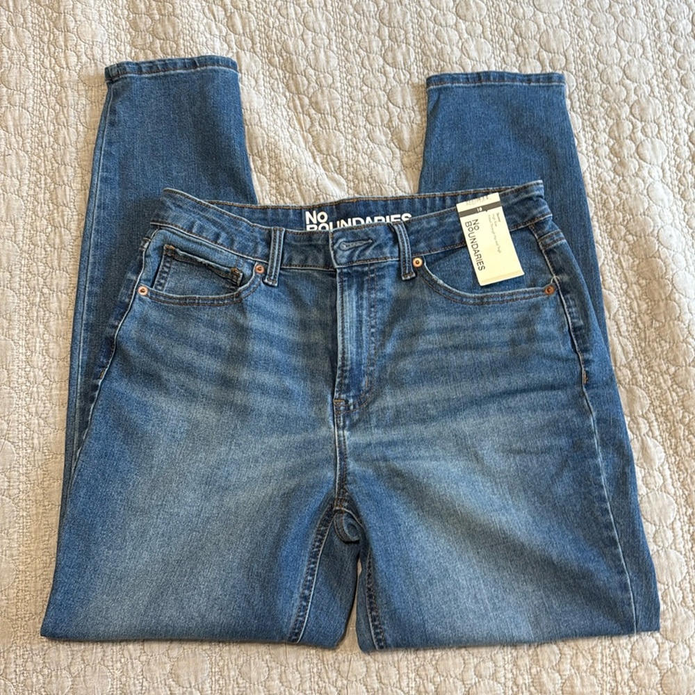 No Boundaries Skinny High Rise Straight Regular